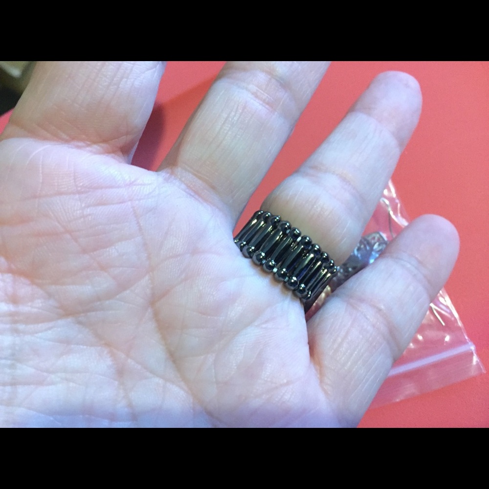 Ring - Picture 2 of 5